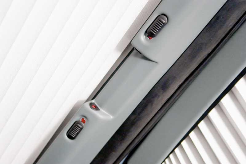 Remis RemiFront IV - Oscurante plissettato avvolgibile per parabrezza Ducato 2007-2011 senza sensori